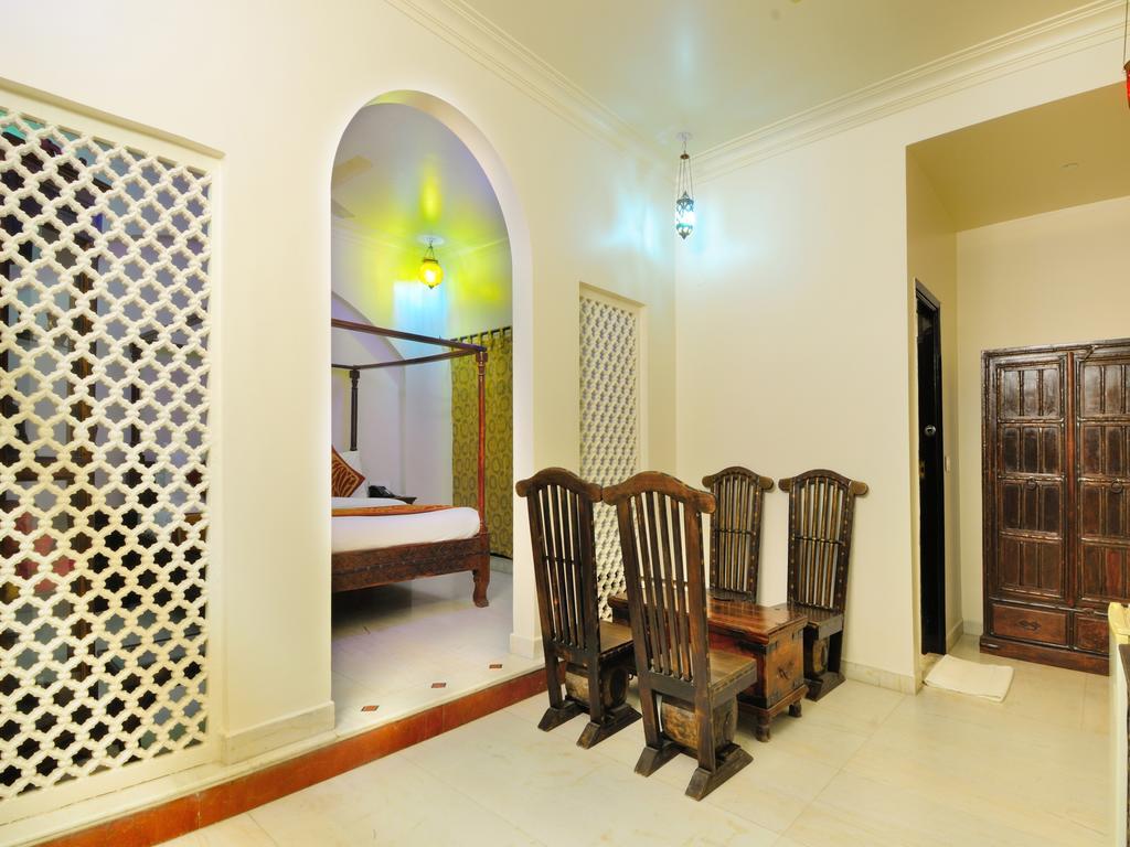 Staybook-Jyoti Mahal A Heritage Hotel New Delhi Extérieur photo