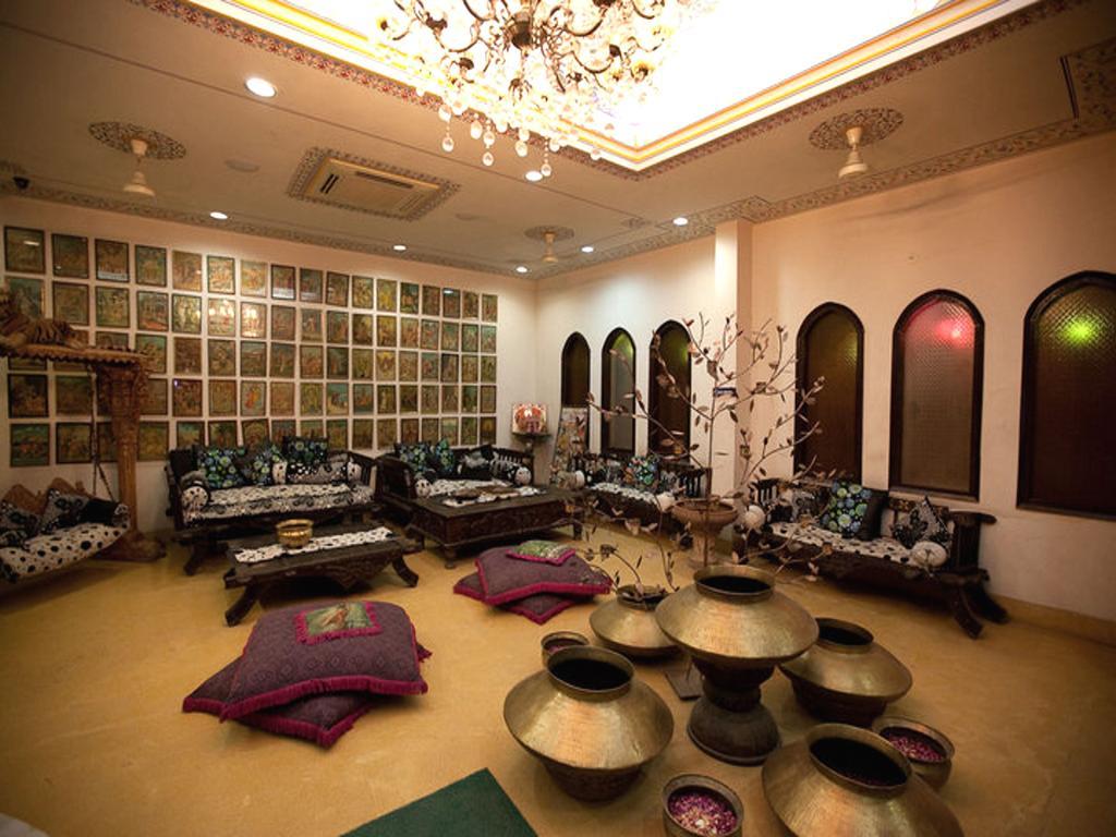 Staybook-Jyoti Mahal A Heritage Hotel New Delhi Extérieur photo