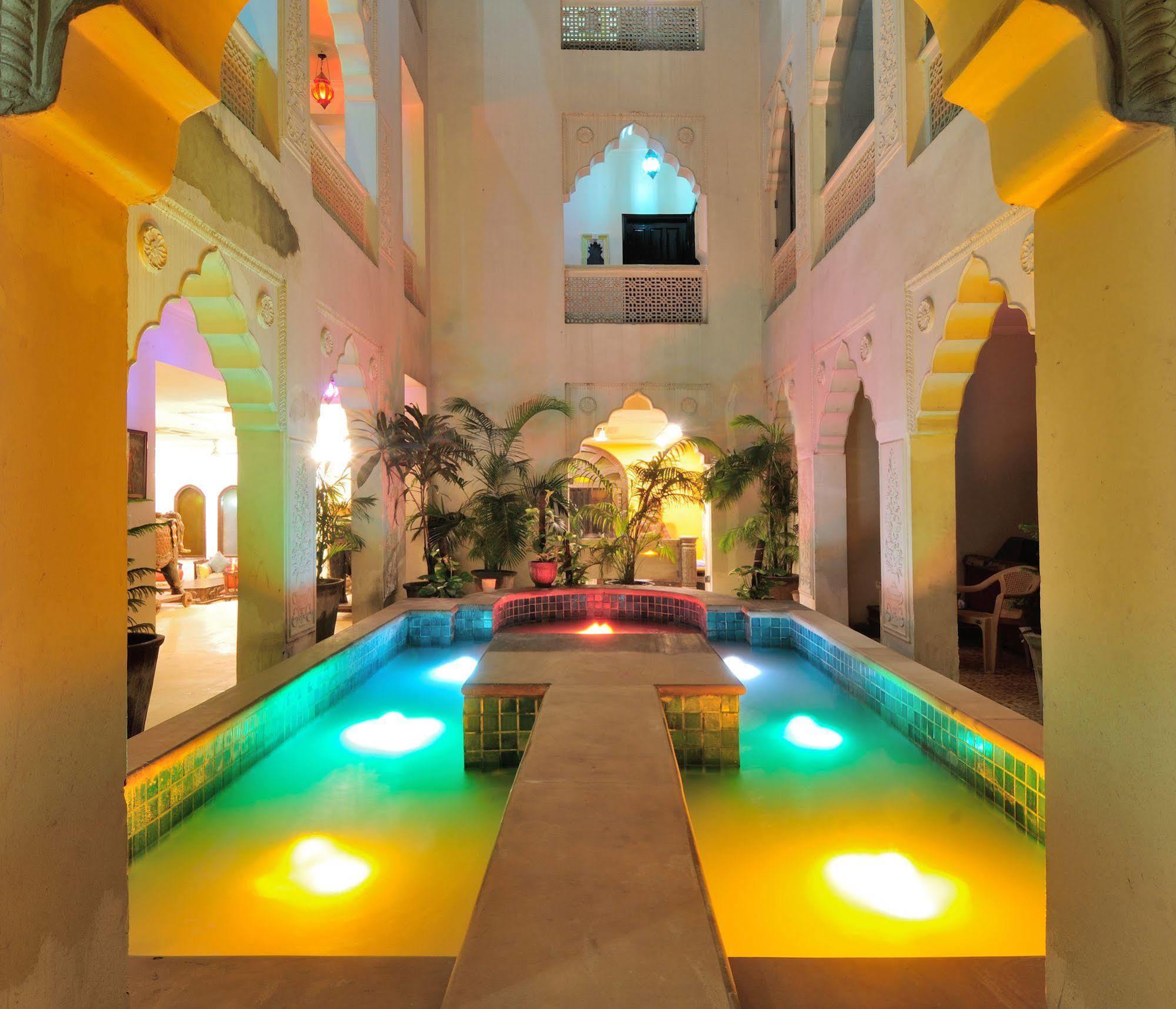 Staybook-Jyoti Mahal A Heritage Hotel New Delhi Extérieur photo